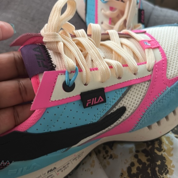 Fila - Picture 3 of 8